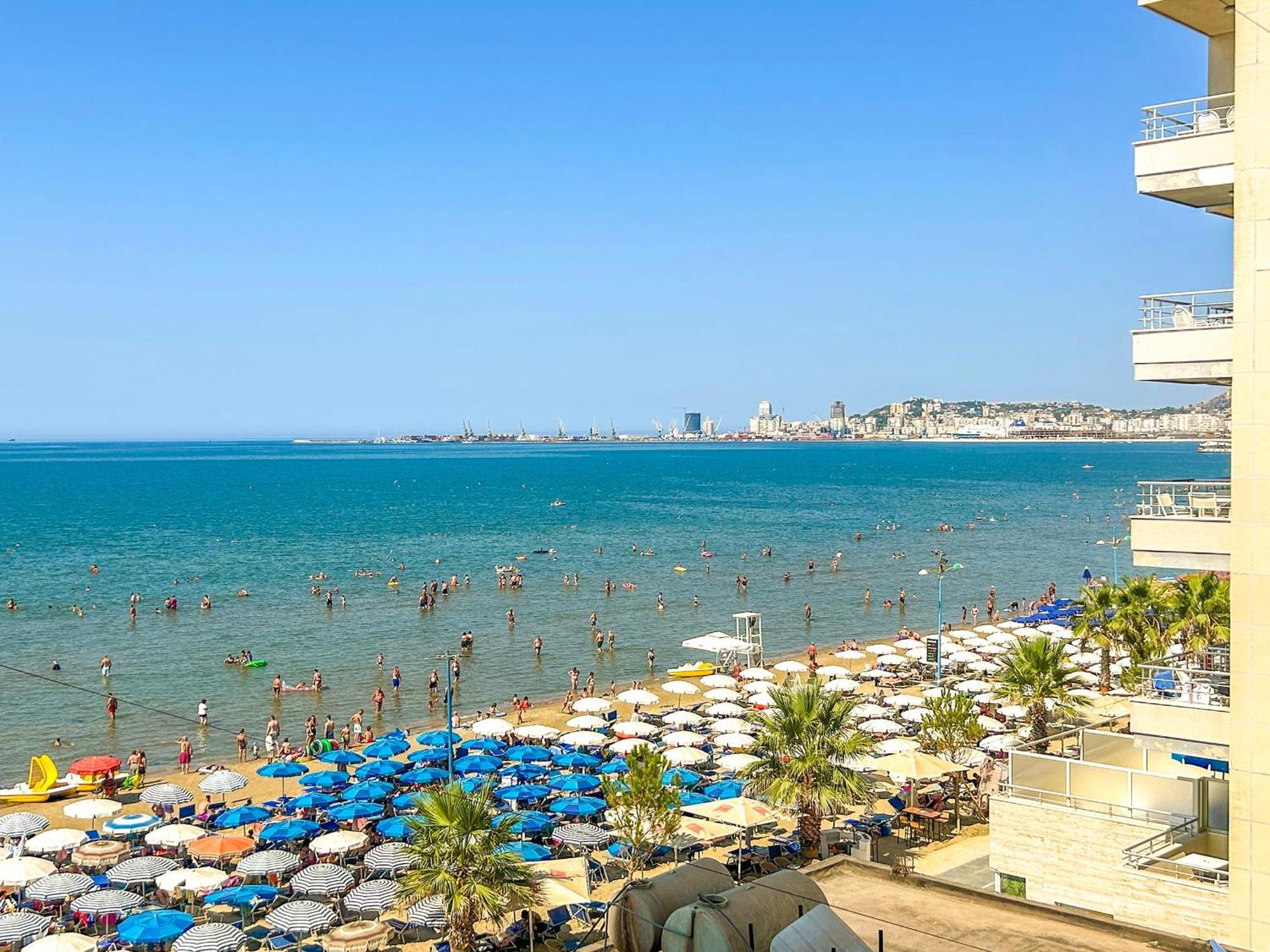 Costante 614 Apartment Durres Bagian luar foto